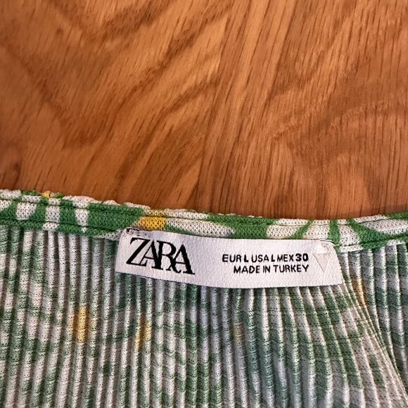 Zara Green Floral Crop Top Summer Top V-Neck Large Cinched Shirt - Picture 5 of 6